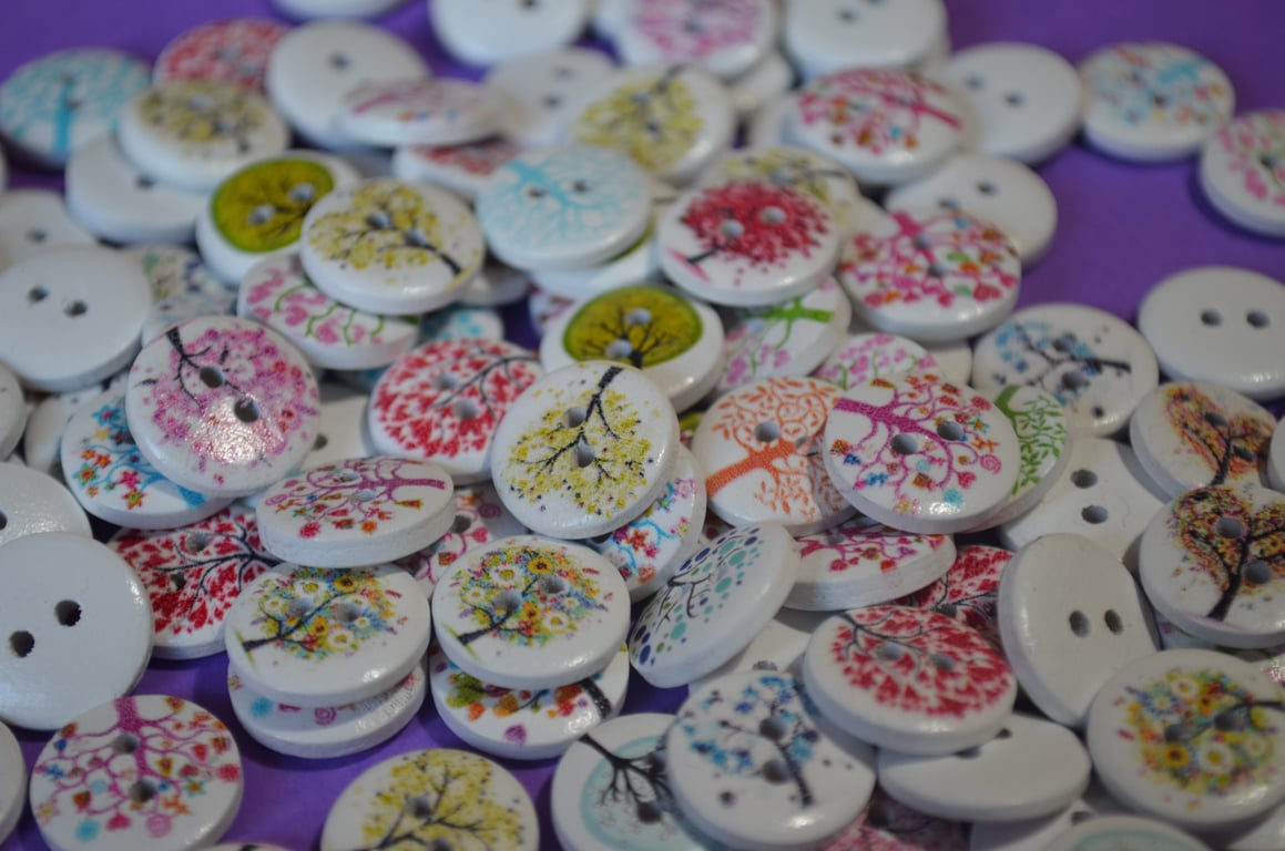 15mm Wooden Tree Buttons Random Mix 10pk Leaves Woodland (ST20)