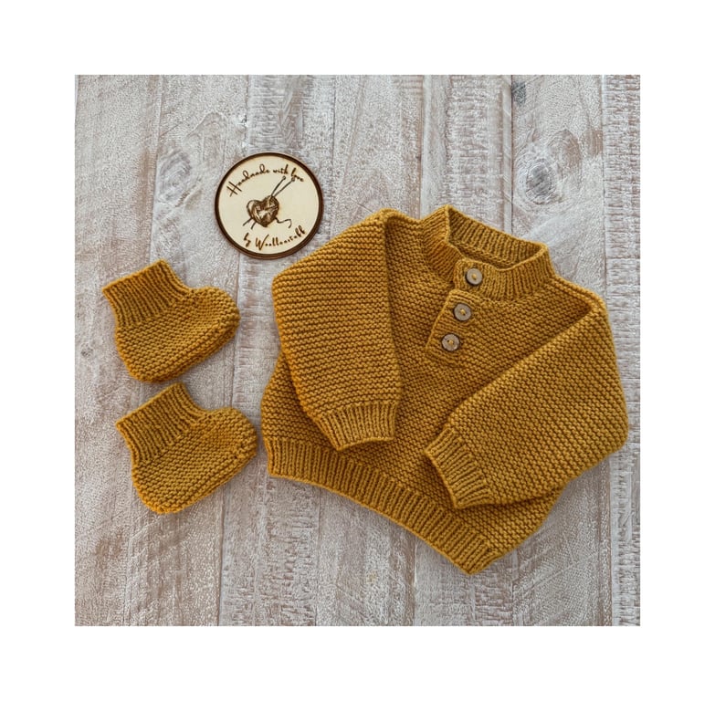25% OFF Sample Sale Handknitted Clover Baby Sweater & Booties set - 0-3 months.