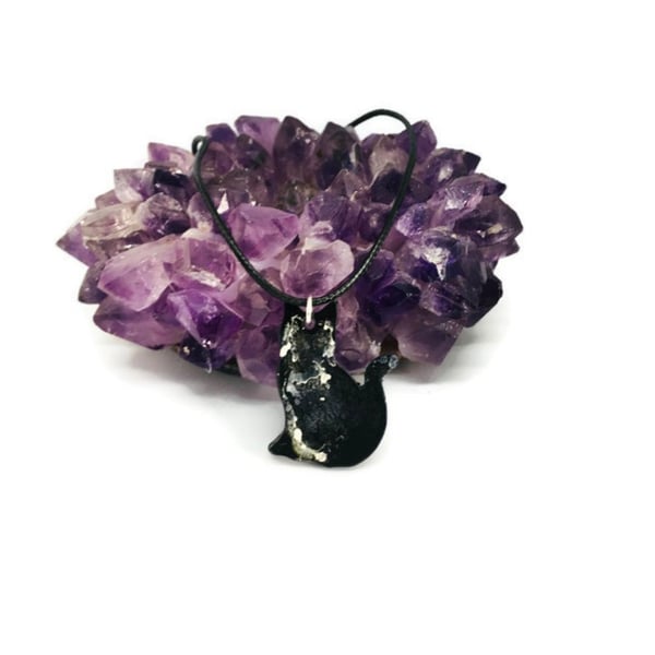 Black And White Cat Pendant Necklace