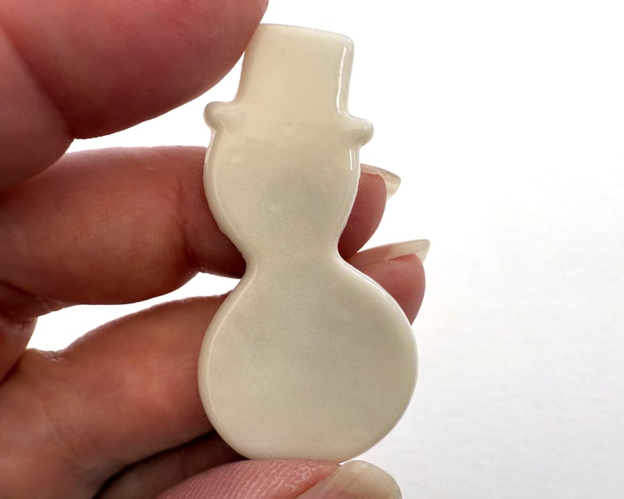 Pack of 2 46mm medium Snowman shapes made with Bullseye 90coe glass