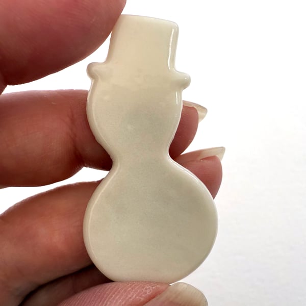 Pack of 2 46mm medium Snowman shapes made with Bullseye 90coe glass