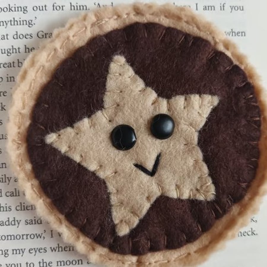 'Mince pie' bookmark hand sewn in wool blend felt.
