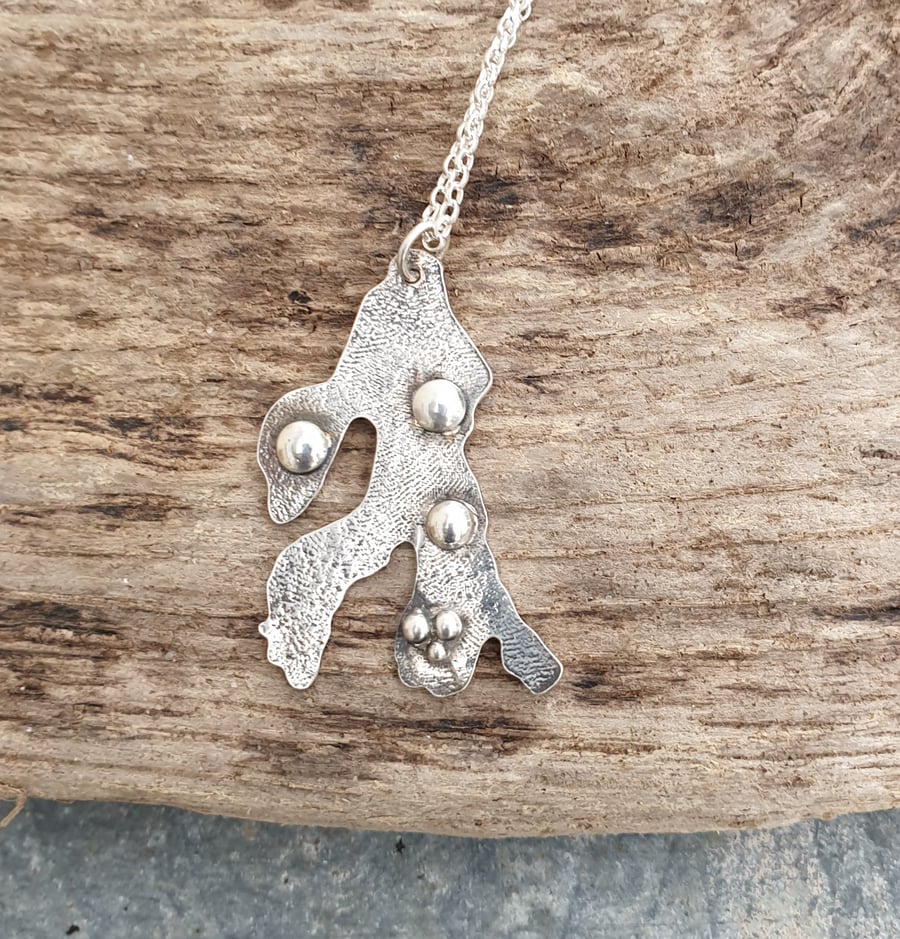 Sterling silver seaweed seashore themed pendant
