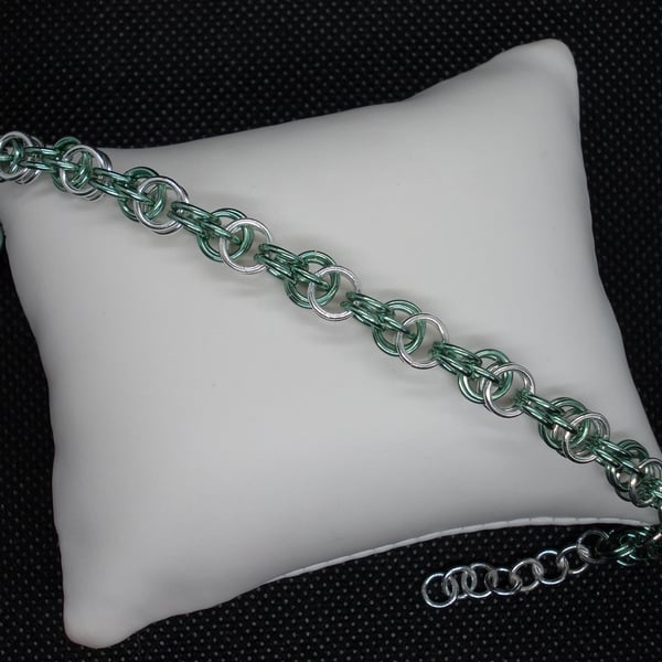 Two tone fleur-de-lis chainmaille bracelet