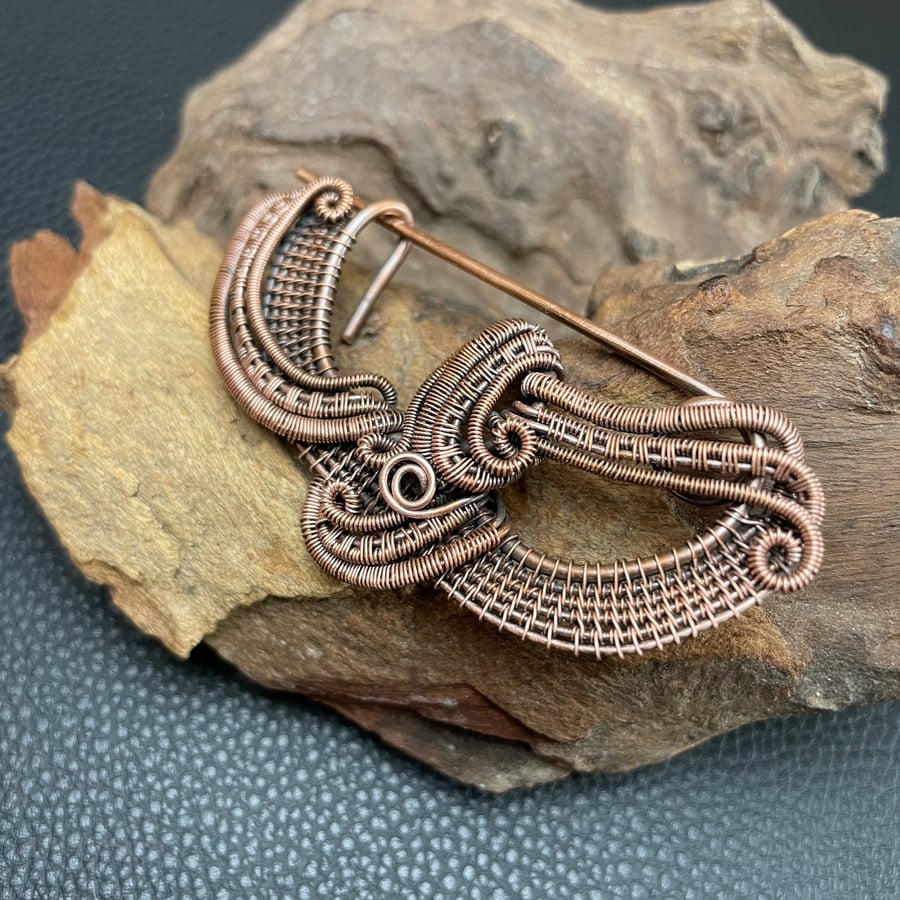Fine Detailed Patinated Copper Wire Pin - Shaw Pin - Brooch