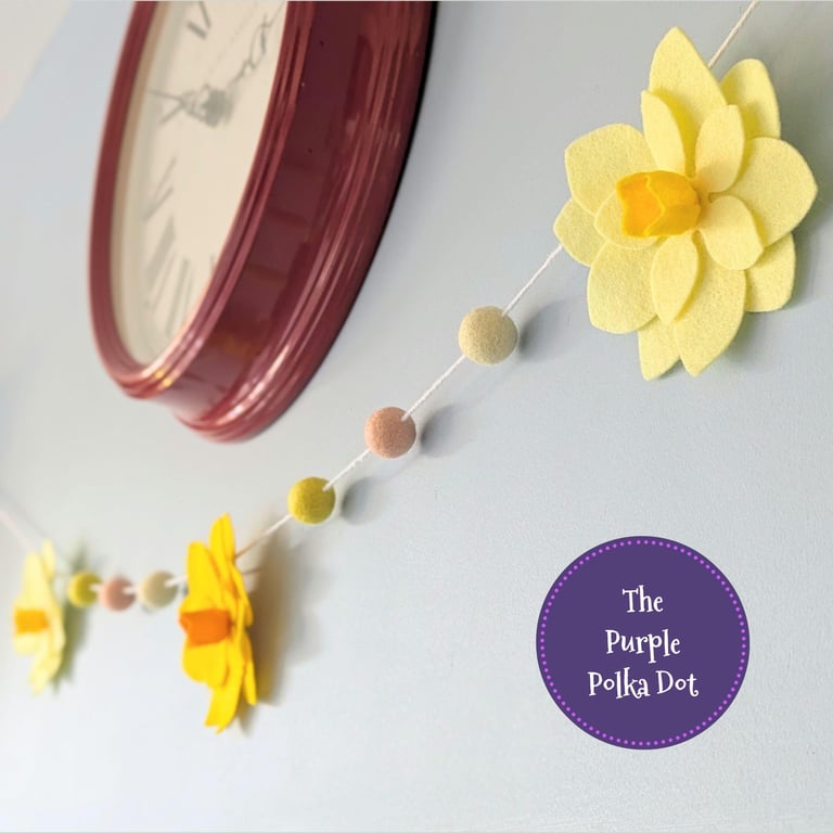 Felt daffodil flower garland handmade from felt for spring or Easter