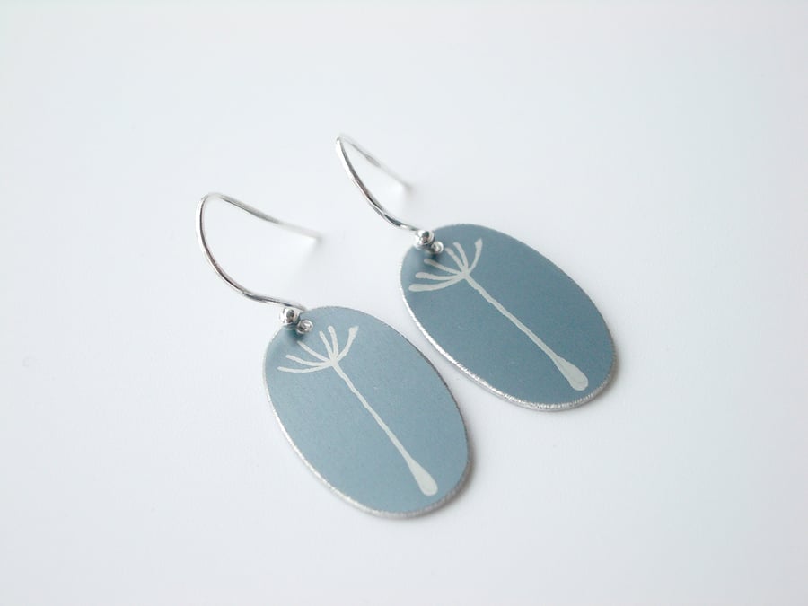 Dandelion oval earrings in grey