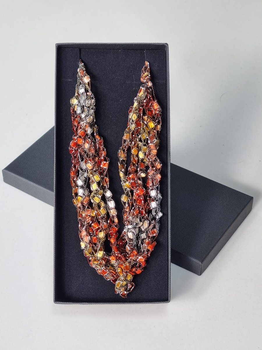 Crocheted necklace, lightweight