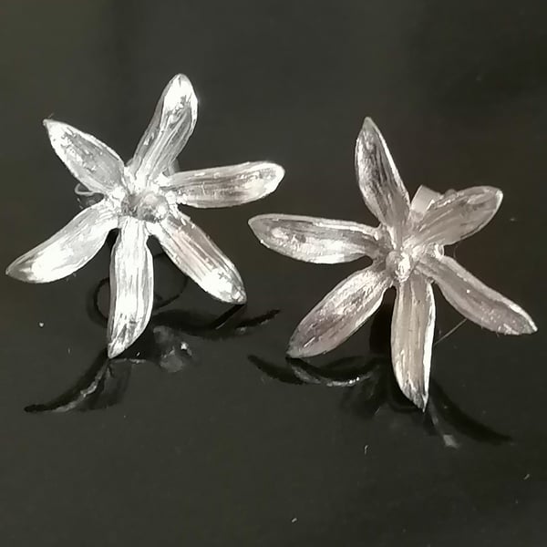 Star of Bethlehem Flower stud earrings made from Silver