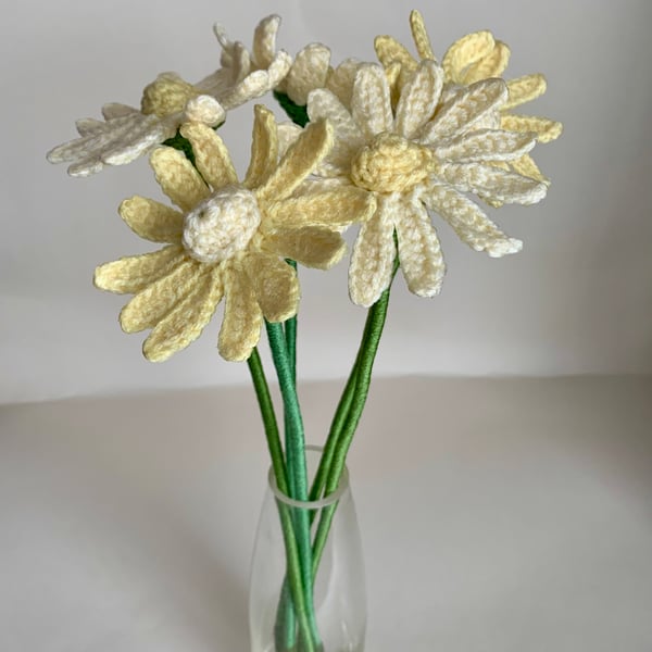  crochet daisy bouquet, pale yellow, flower bouquet, everlasting forever flowers