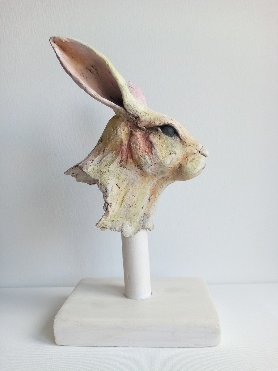Hare head sculpture 