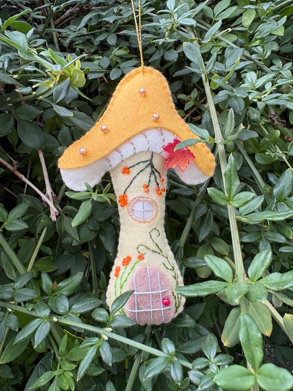 Felt Toadstool House 