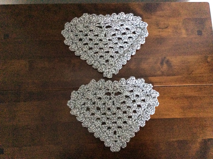 Set of 2 crochet hearts coasters from Bakers Twine