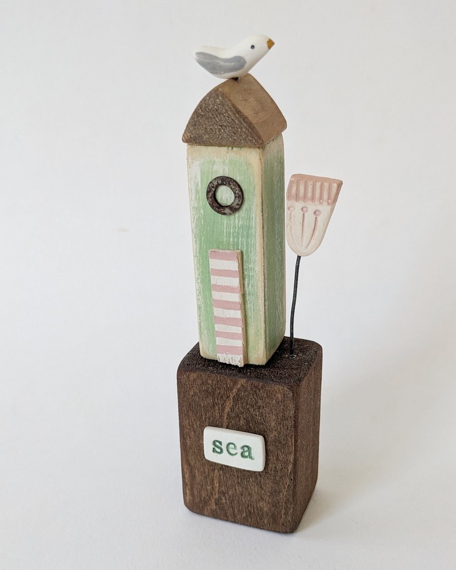 Little Wooden Sea Hut with Clay Flower 'Sea'