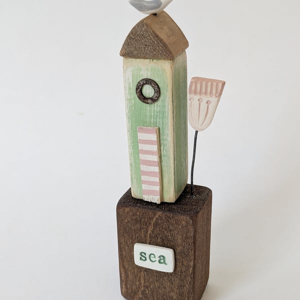 Little Wooden Sea Hut with Clay Flower 'Sea'