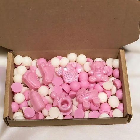 Handmade scoopies and baby shaped wax melts in box - soy wax - gift idea - UK - 