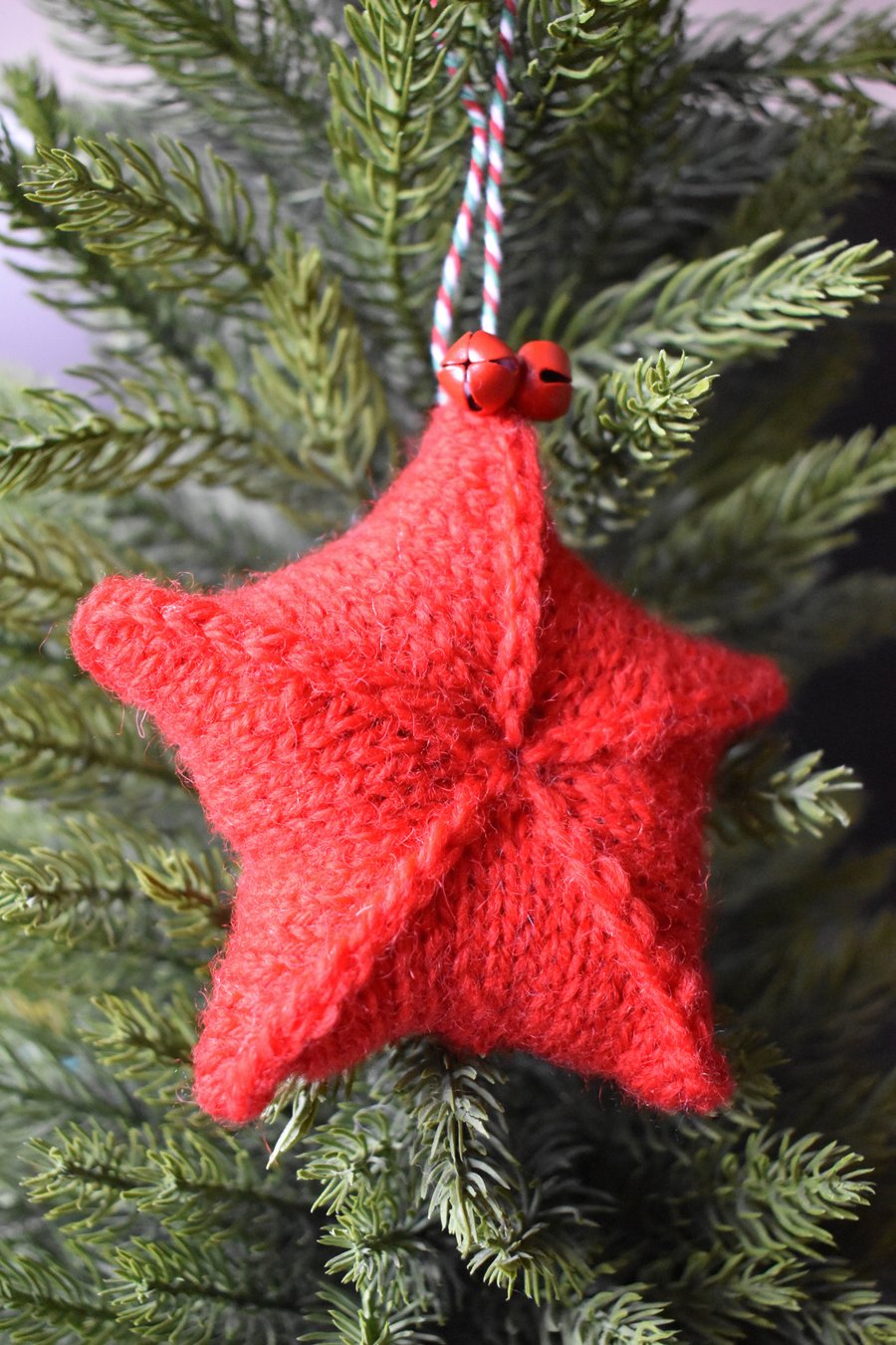 Hand knitted star - Christmas Decorations - red