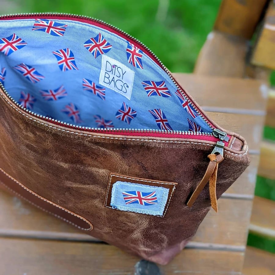 Men's wash bag, leather wash bag, leather toiletry bag, leather shave bag, recyc