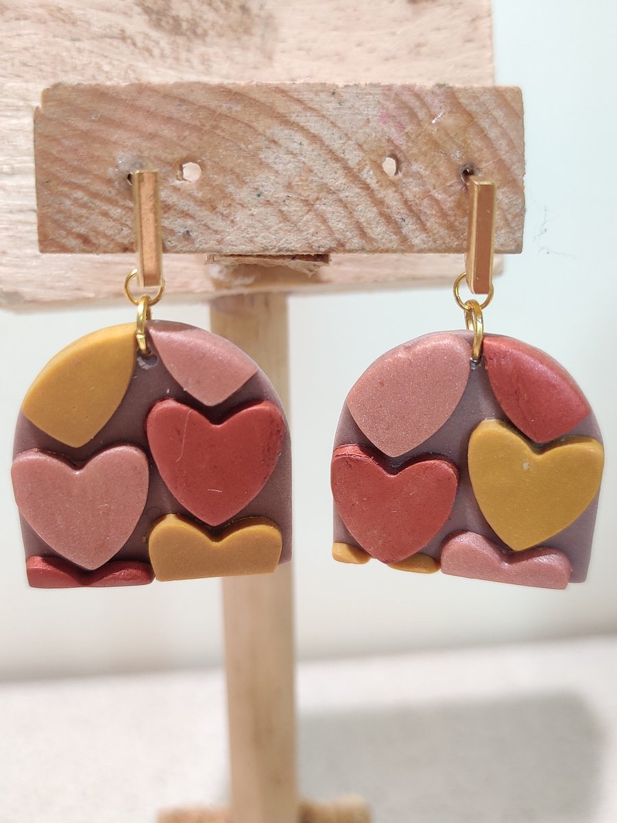 Arch heart dangle earrings