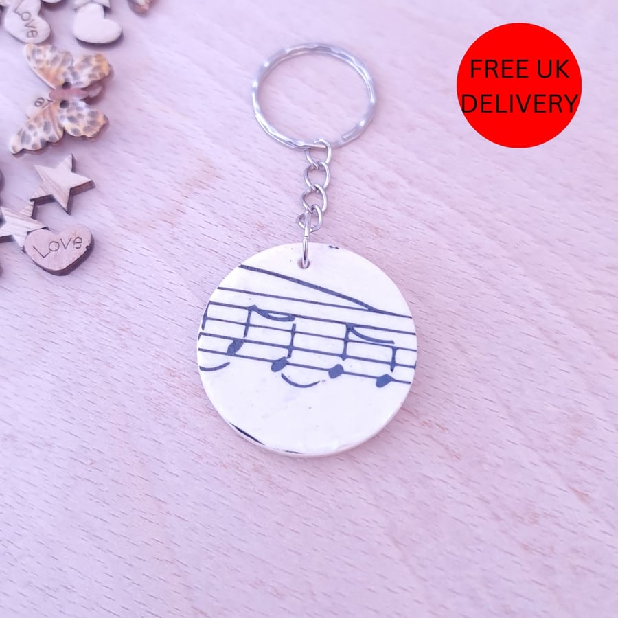 Handmade Musical Notes Wooden Decoupaged Round Keyring - FREE UK DELIVERY