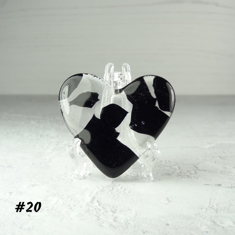 Fused glass black and clear heart pocket hug with stand 5x4.5cm (20)