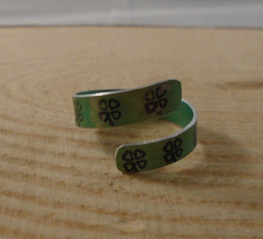 Anodised Aluminium Lucky Clover Cross Over Adjustable Ring AAR111811