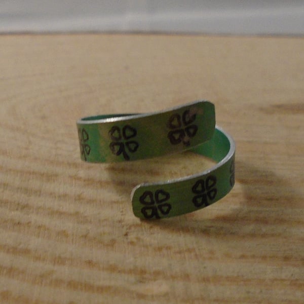 Anodised Aluminium Lucky Clover Cross Over Adjustable Ring AAR111811