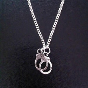 handcuffs pendant necklace silver plated 18" curb chain