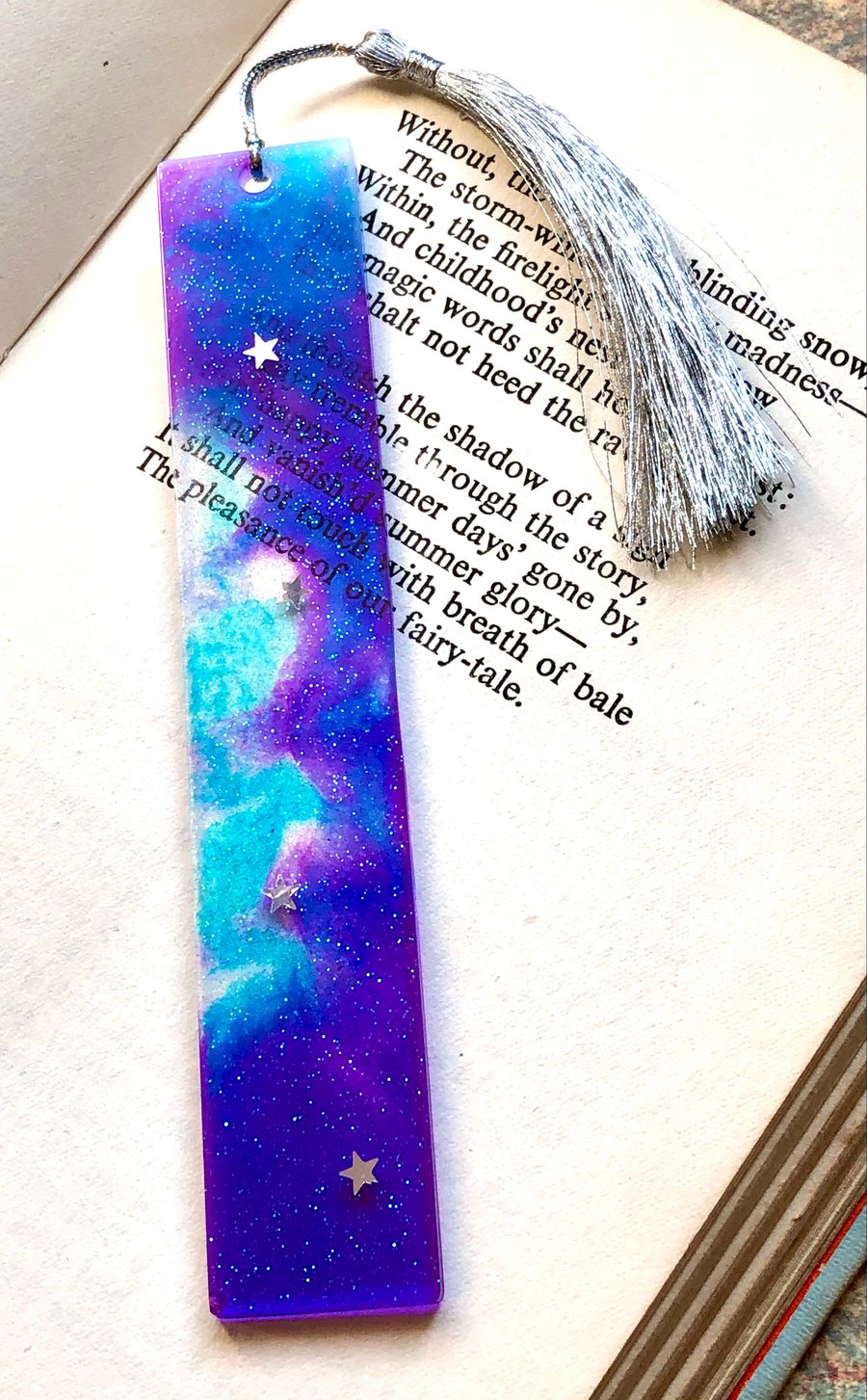 Sparkling Starlight Resin Bookmark with Silver Tassel Design 4