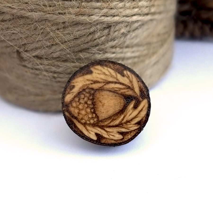 Acorn wooden tree slice pyrography brooch. Rustic branch pin.
