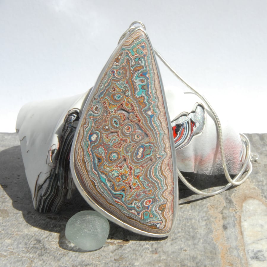 Statement Ford fordite pendant