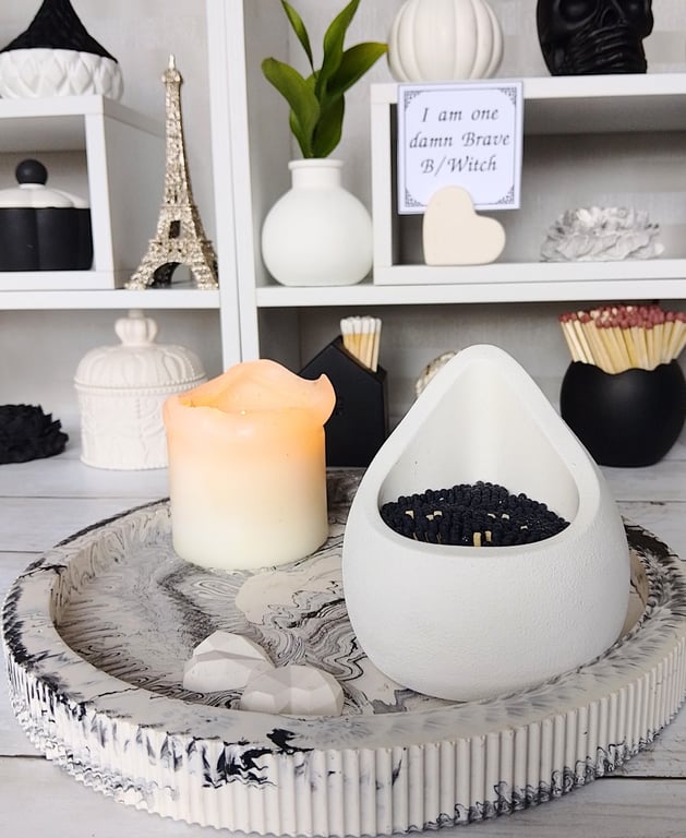 The Calla — Sculpted Match Jar