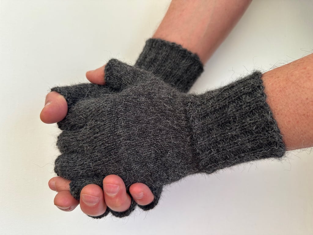 Fingerless gloves alpaca grey