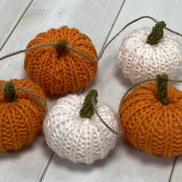 Hand Knitted mini pumpkin bunting