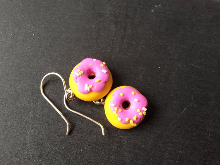 Kitsch Polymer Clay Donut Earrings - Pink with Yellow and White Sprinkles