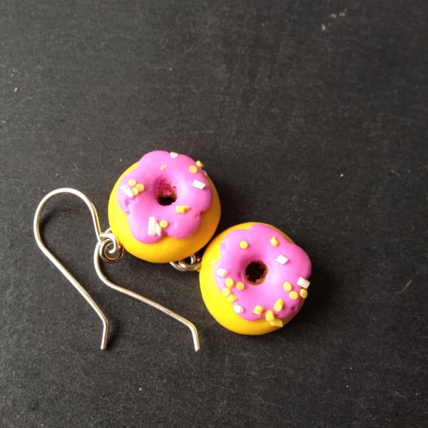 Kitsch Polymer Clay Donut Earrings - Pink with Yellow and White Sprinkles
