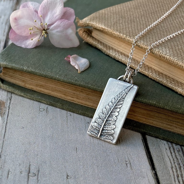 Silver Fern Leaf Necklace – Fine Silver Pendant