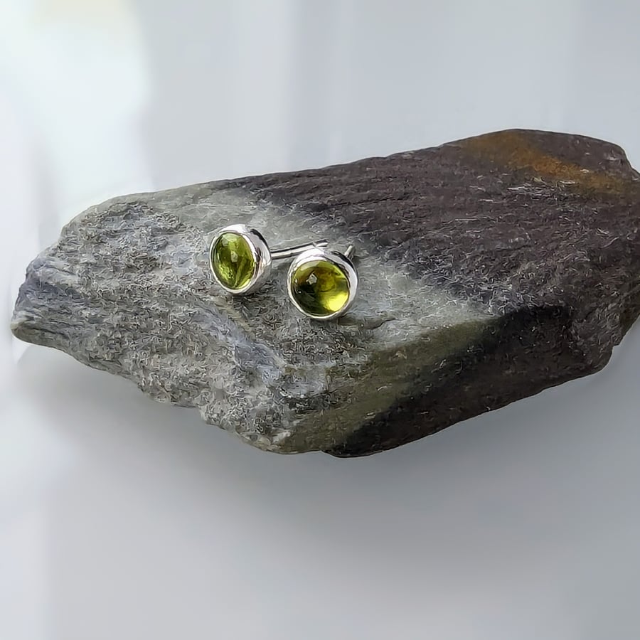 Sterling Silver Peridot stud earrings