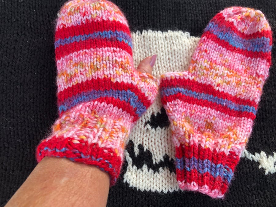 Varigated mittens with short thumb for texting 