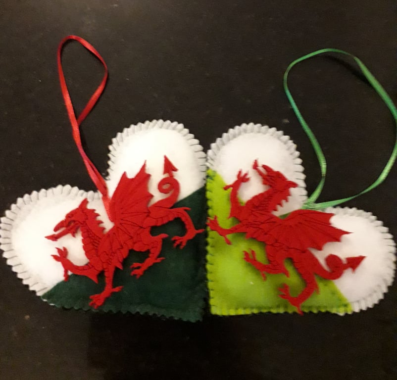 Welsh Dragon Hearts