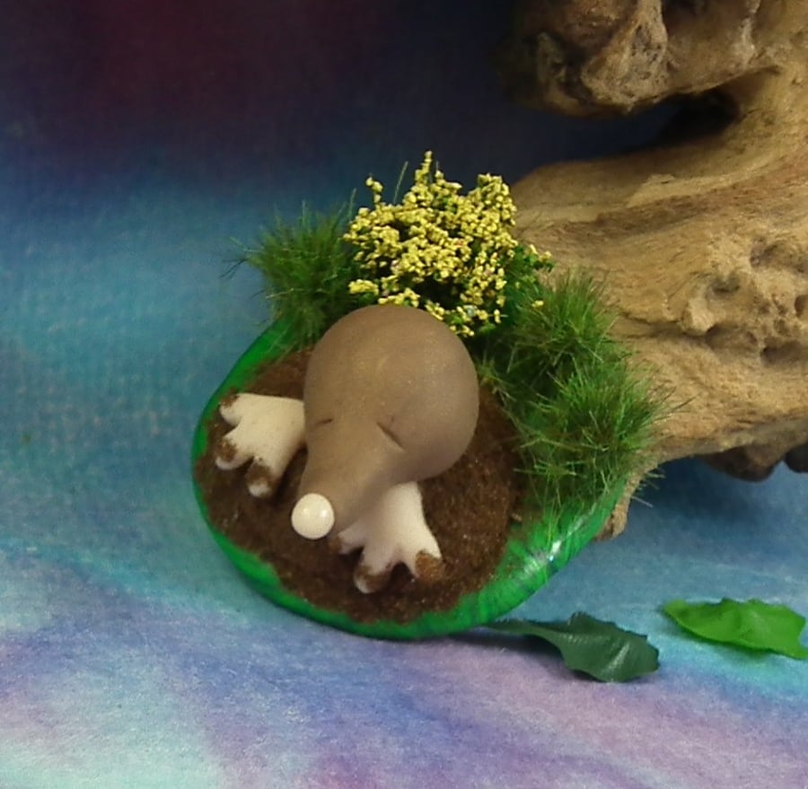 Mole-in-a-hole 'Morris' OOAK Sculpt by Ann Galvin