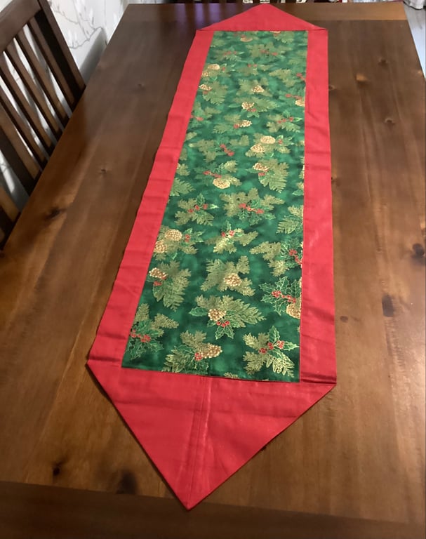 Christmas Table Runner, Christmas berry’s , green and red 
