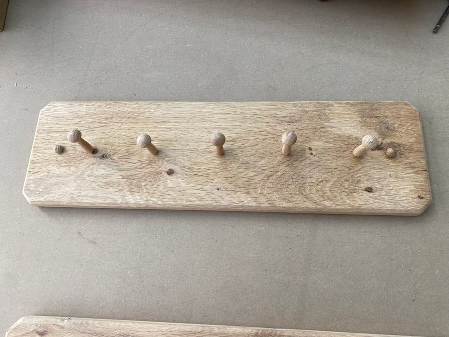 Oak shaker peg coat rack