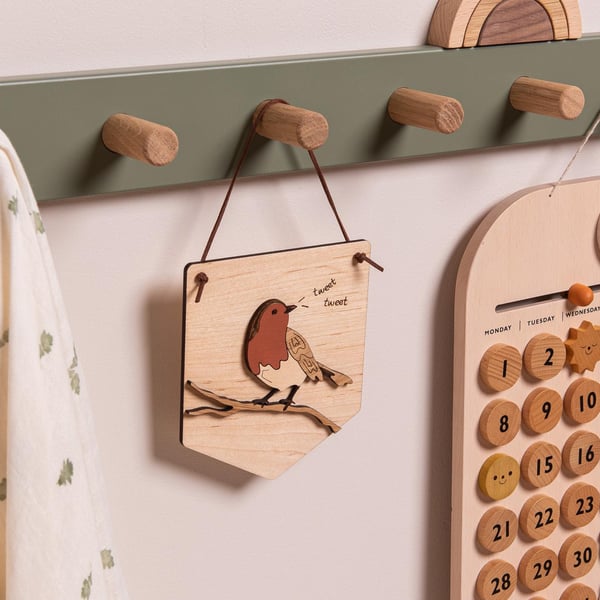 Tweet Tweet 3D Nature Hanging Pennant Flag - Perched Robin. Wall Flag with Robin
