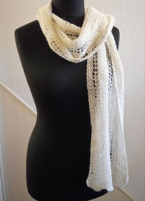 Handspun and Hand-knitted luxury Scarf in North Ronaldsay Wool