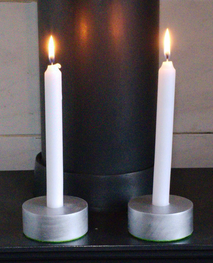 Round candle base
