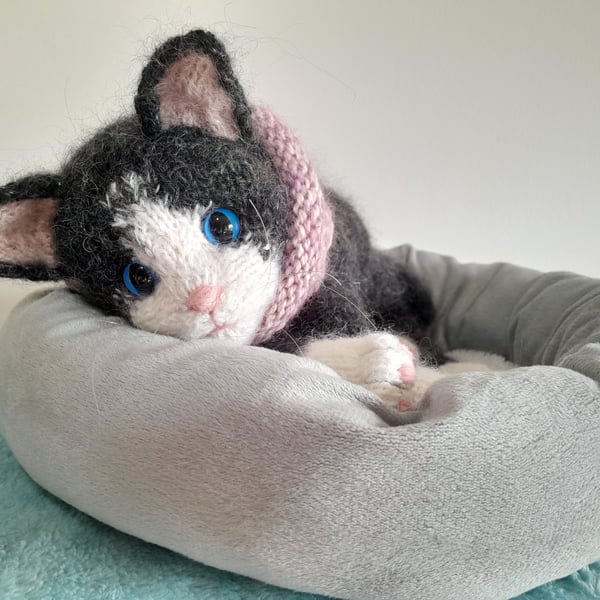 Knitted Mohair Kitten, dotpebblesknits design