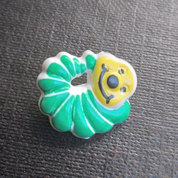 Buttons with picture of caterpillar, 15mm. Pack of 6 buttons