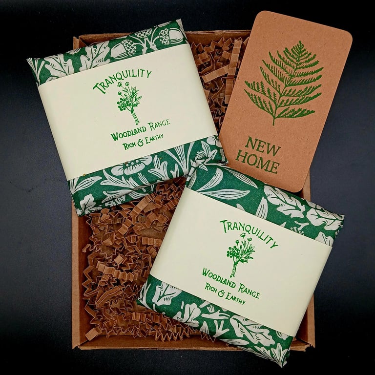 Woodland Walk New Home Gift Cedarwood, Myrrh, Patchouli & Ylang Ylang Wax Melts