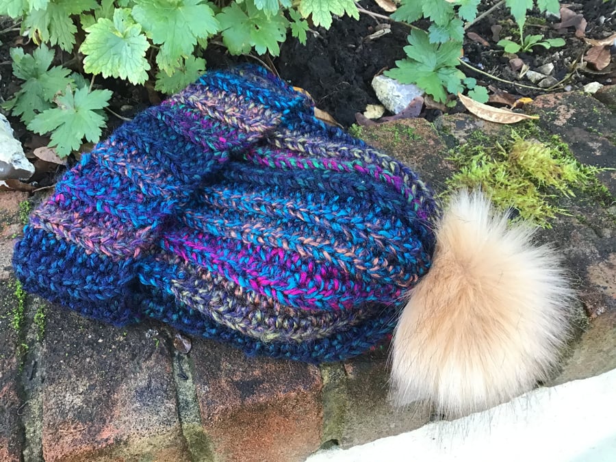 Chunky Navy marble hat with faux fur Pom pom